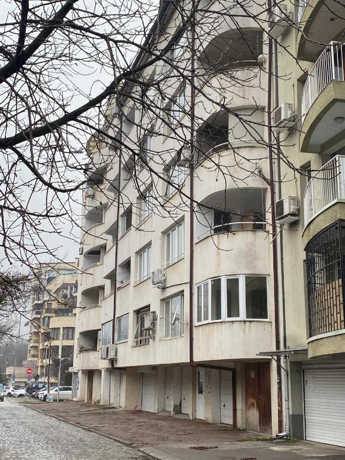 Spacious Apartment Next To South Park Просторен Апартамент До Южен Парк Top Location صوفيا المظهر الخارجي الصورة